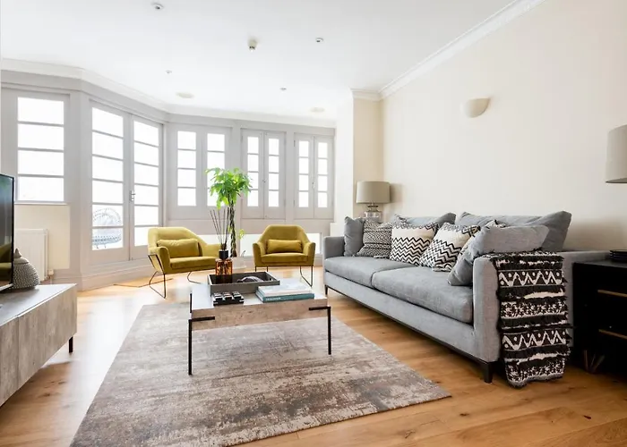 The Luxe Chelsea Townhouse