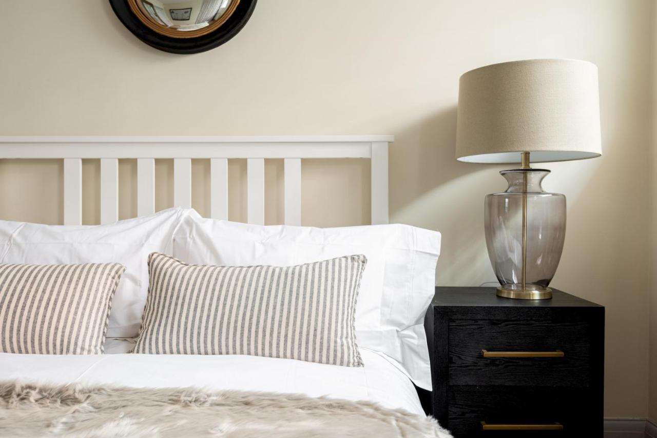 The Luxe Chelsea Townhouse Apartment London